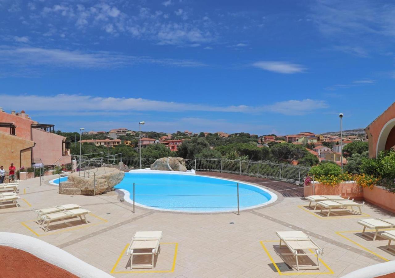 Residence Borgo Punta Villa Ла-Маддалена Экстерьер фото
