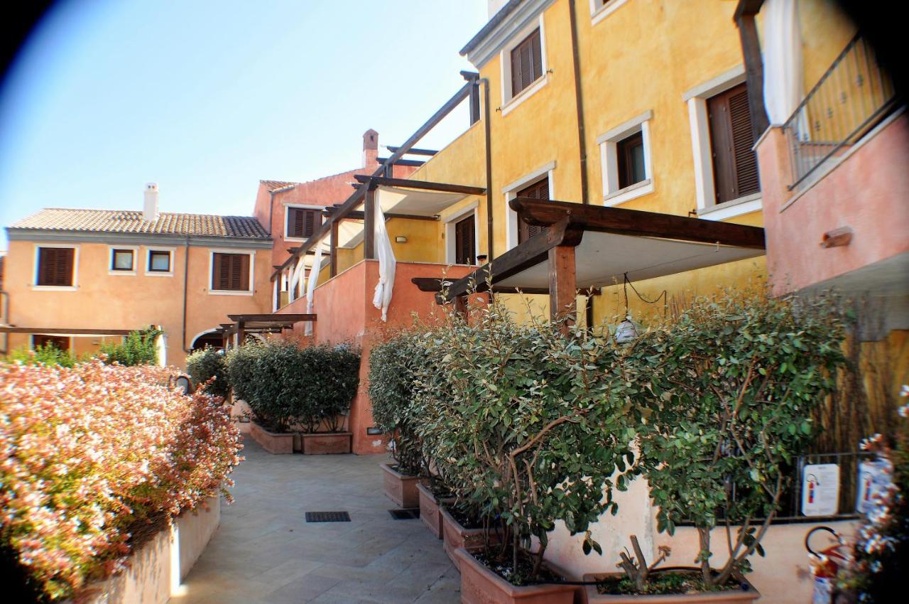 Residence Borgo Punta Villa Ла-Маддалена Экстерьер фото