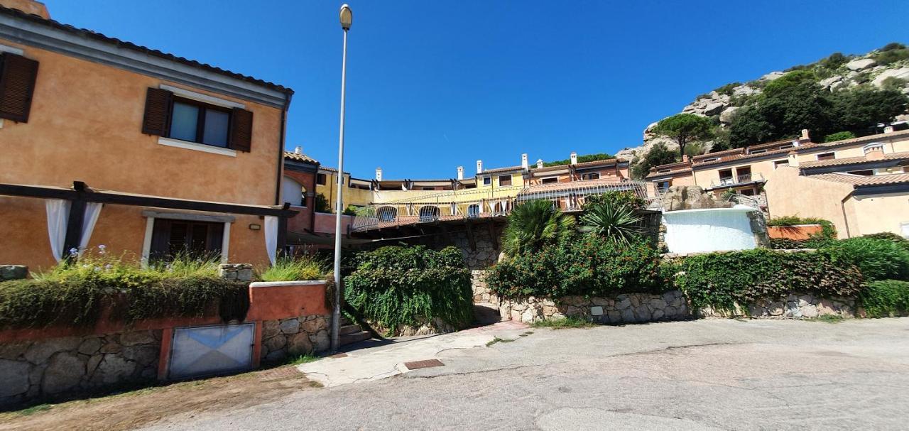Residence Borgo Punta Villa Ла-Маддалена Экстерьер фото