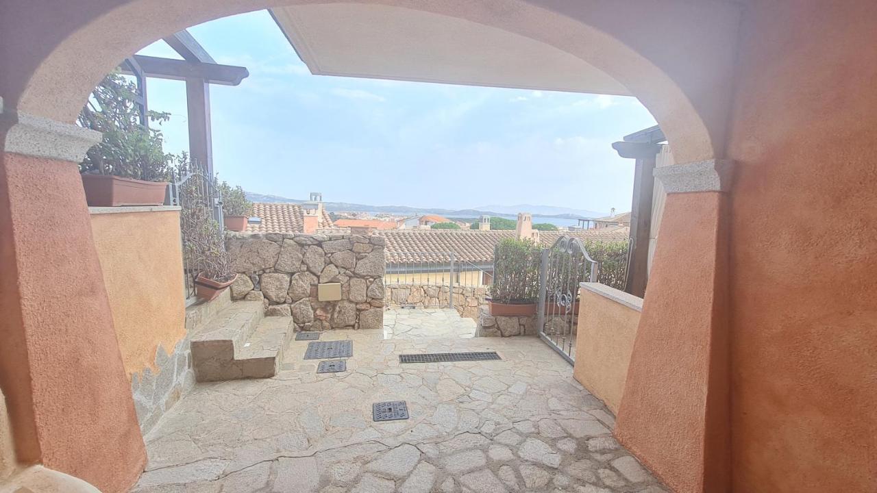 Residence Borgo Punta Villa Ла-Маддалена Экстерьер фото