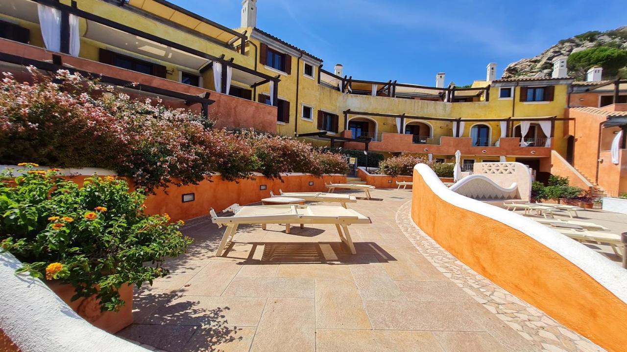 Residence Borgo Punta Villa Ла-Маддалена Экстерьер фото