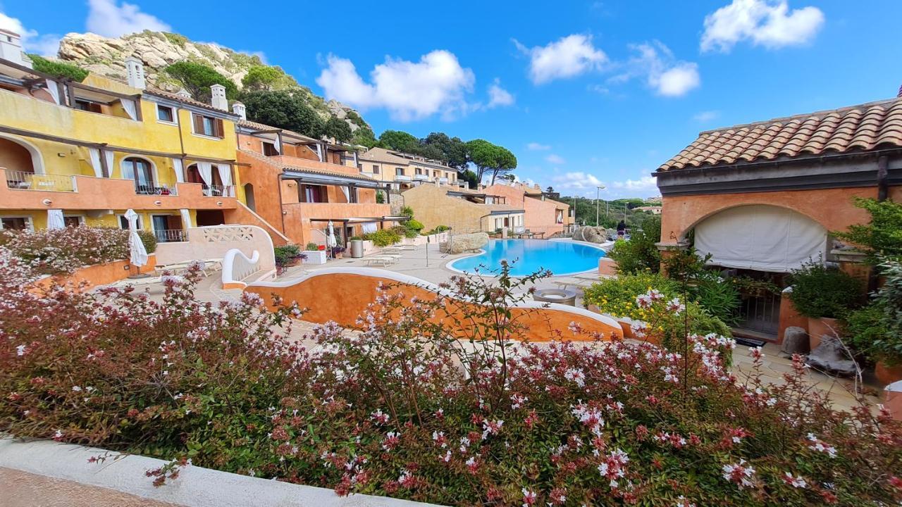 Residence Borgo Punta Villa Ла-Маддалена Экстерьер фото