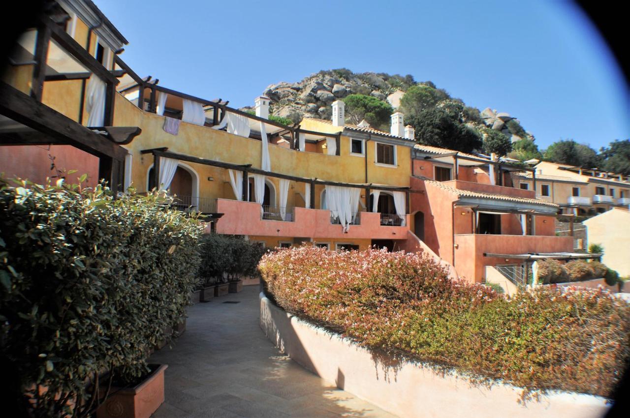 Residence Borgo Punta Villa Ла-Маддалена Экстерьер фото