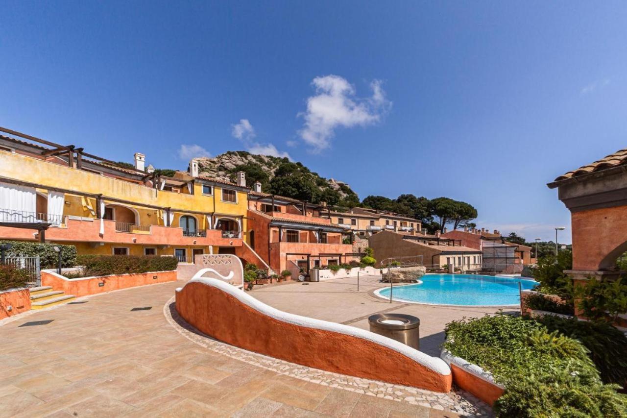 Residence Borgo Punta Villa Ла-Маддалена Экстерьер фото