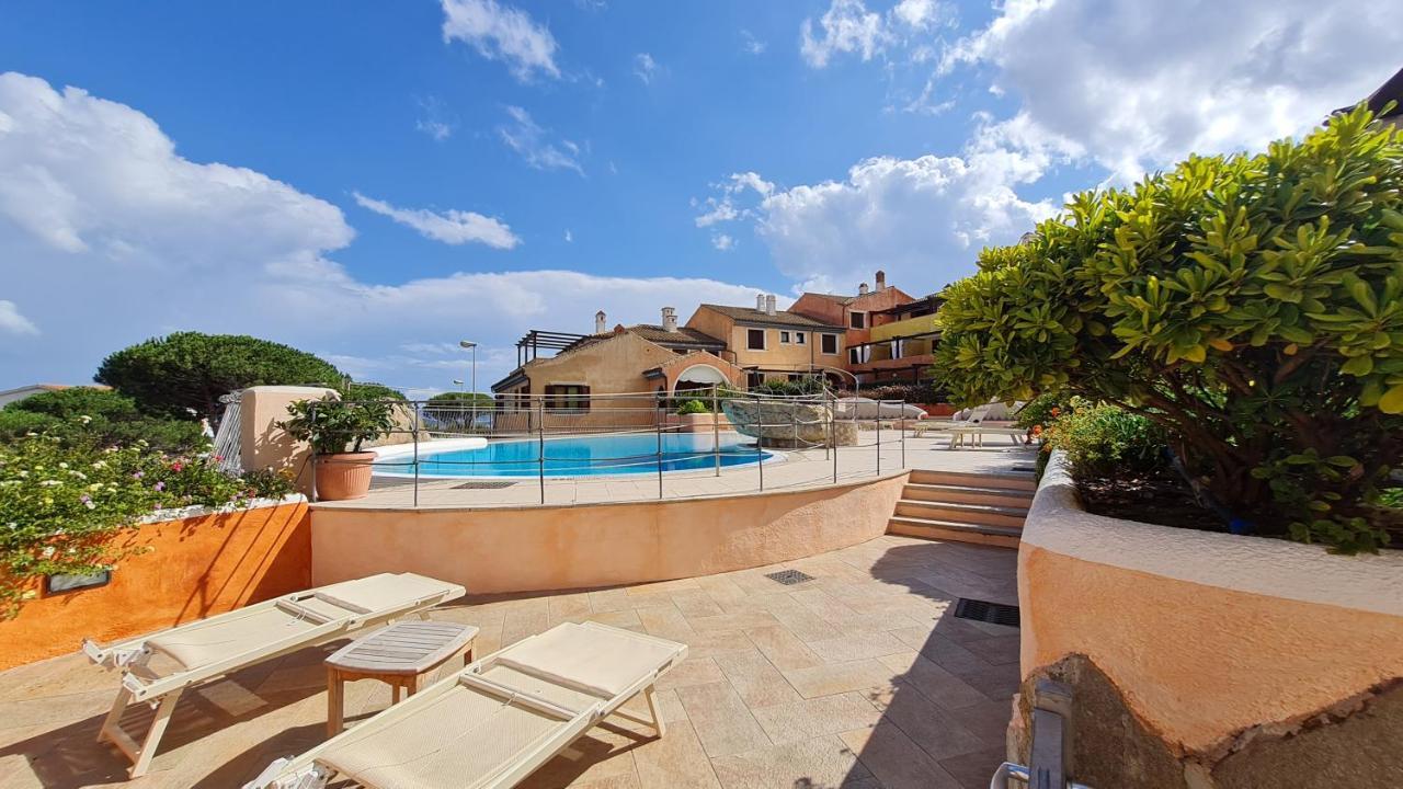 Residence Borgo Punta Villa Ла-Маддалена Экстерьер фото