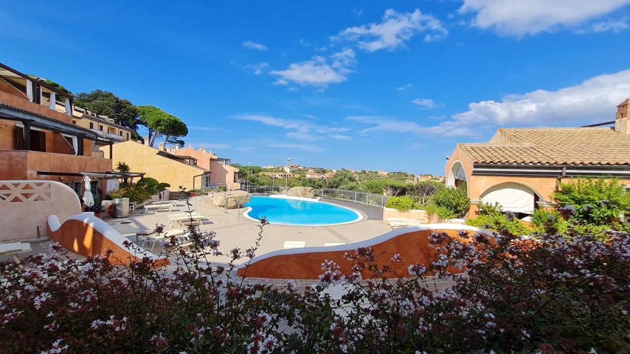 Residence Borgo Punta Villa Ла-Маддалена Экстерьер фото